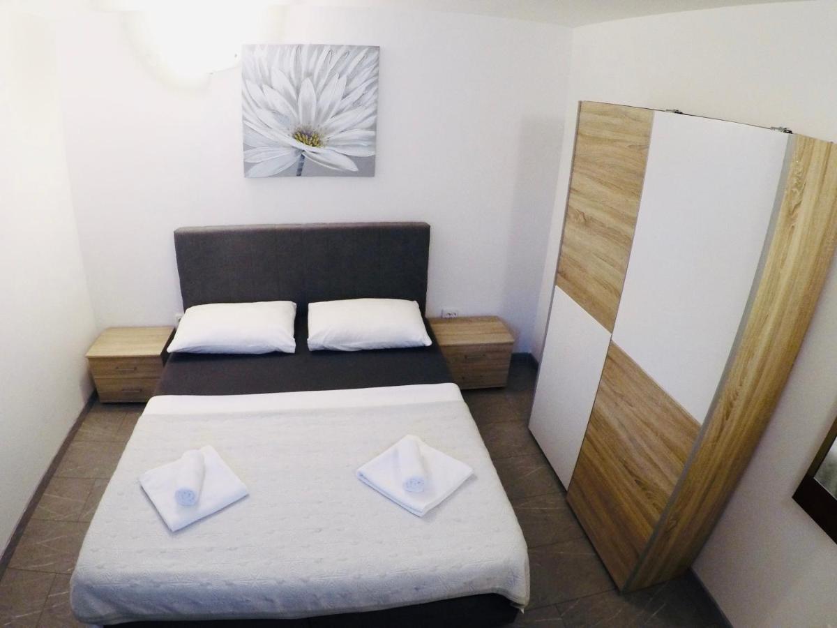 Apartments Lopac Jadranovo Zewnętrze zdjęcie