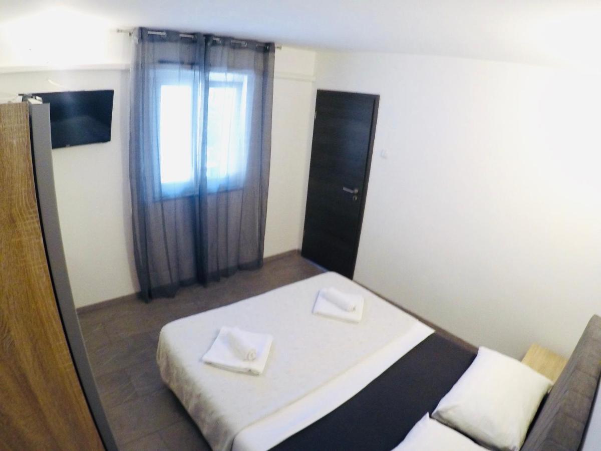 Apartments Lopac Jadranovo Zewnętrze zdjęcie