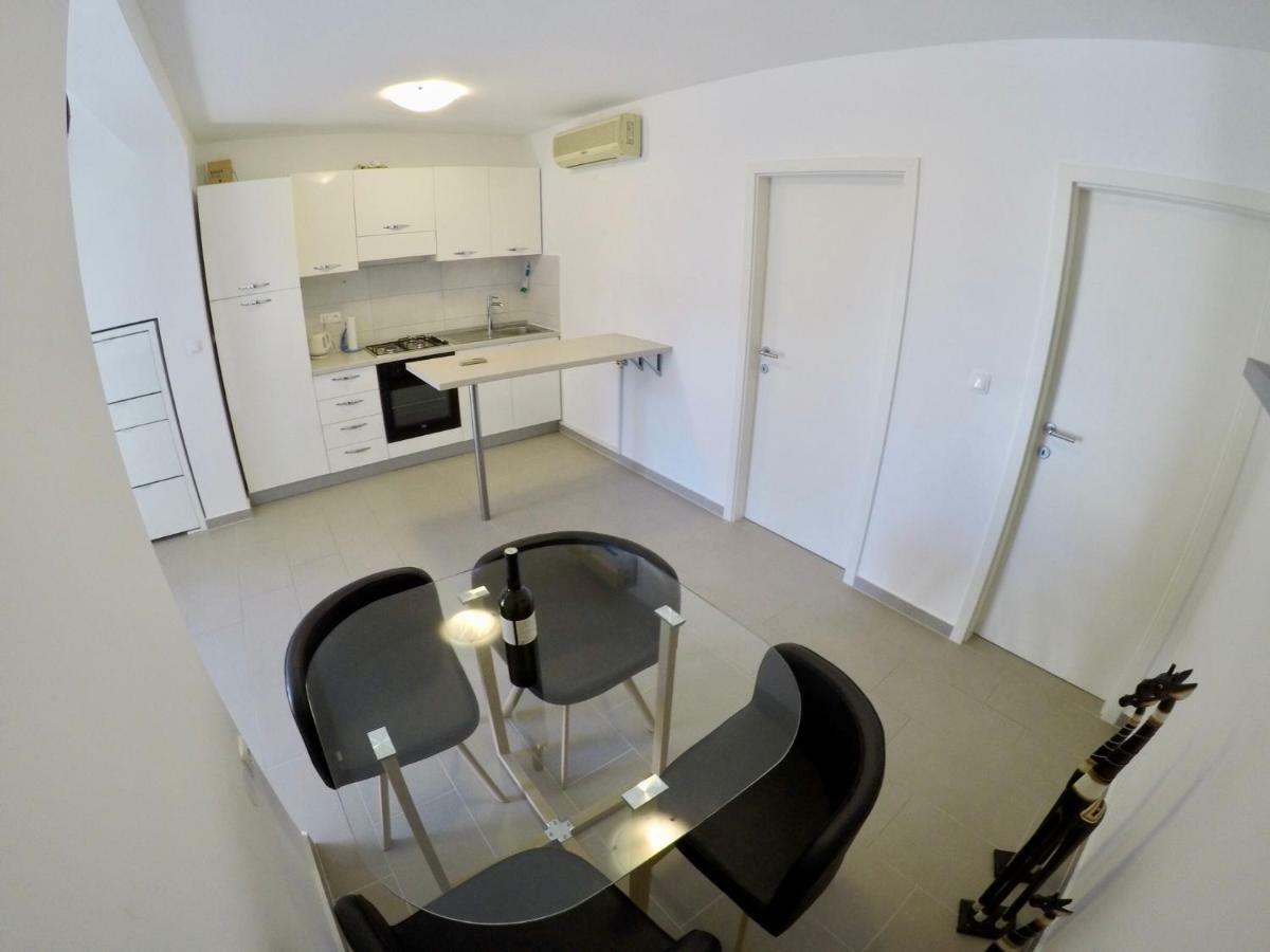 Apartments Lopac Jadranovo Zewnętrze zdjęcie