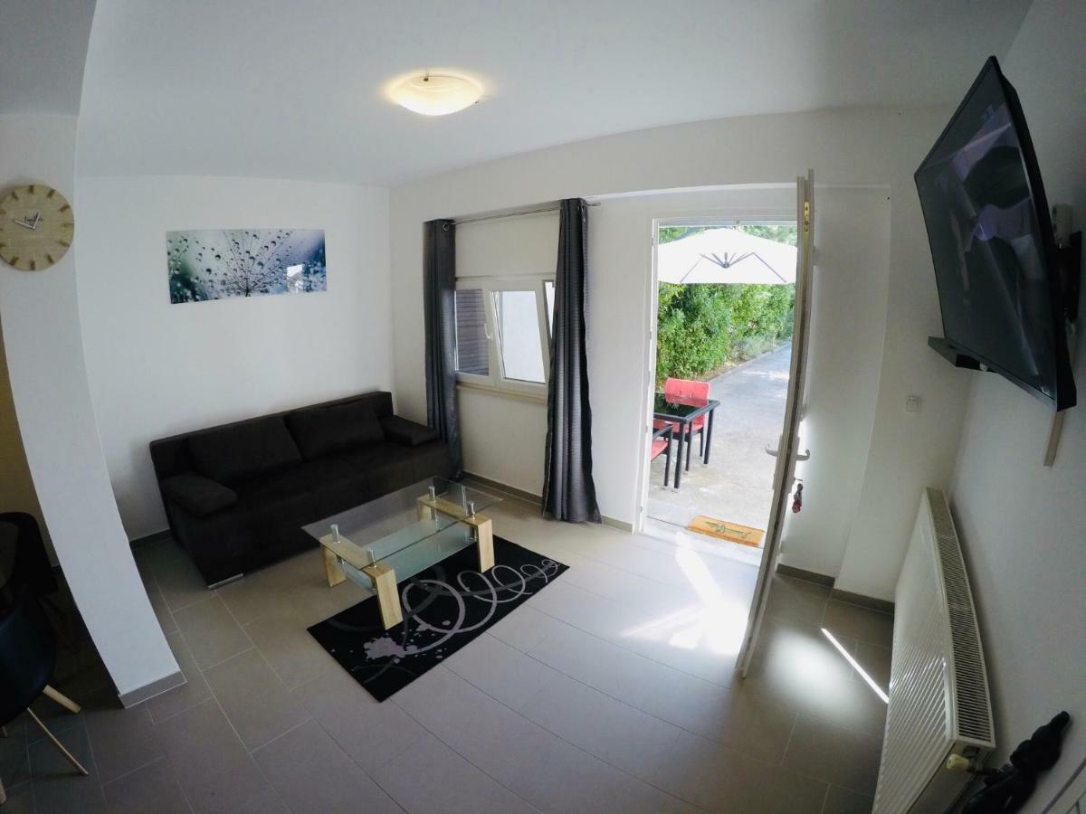 Apartments Lopac Jadranovo Zewnętrze zdjęcie